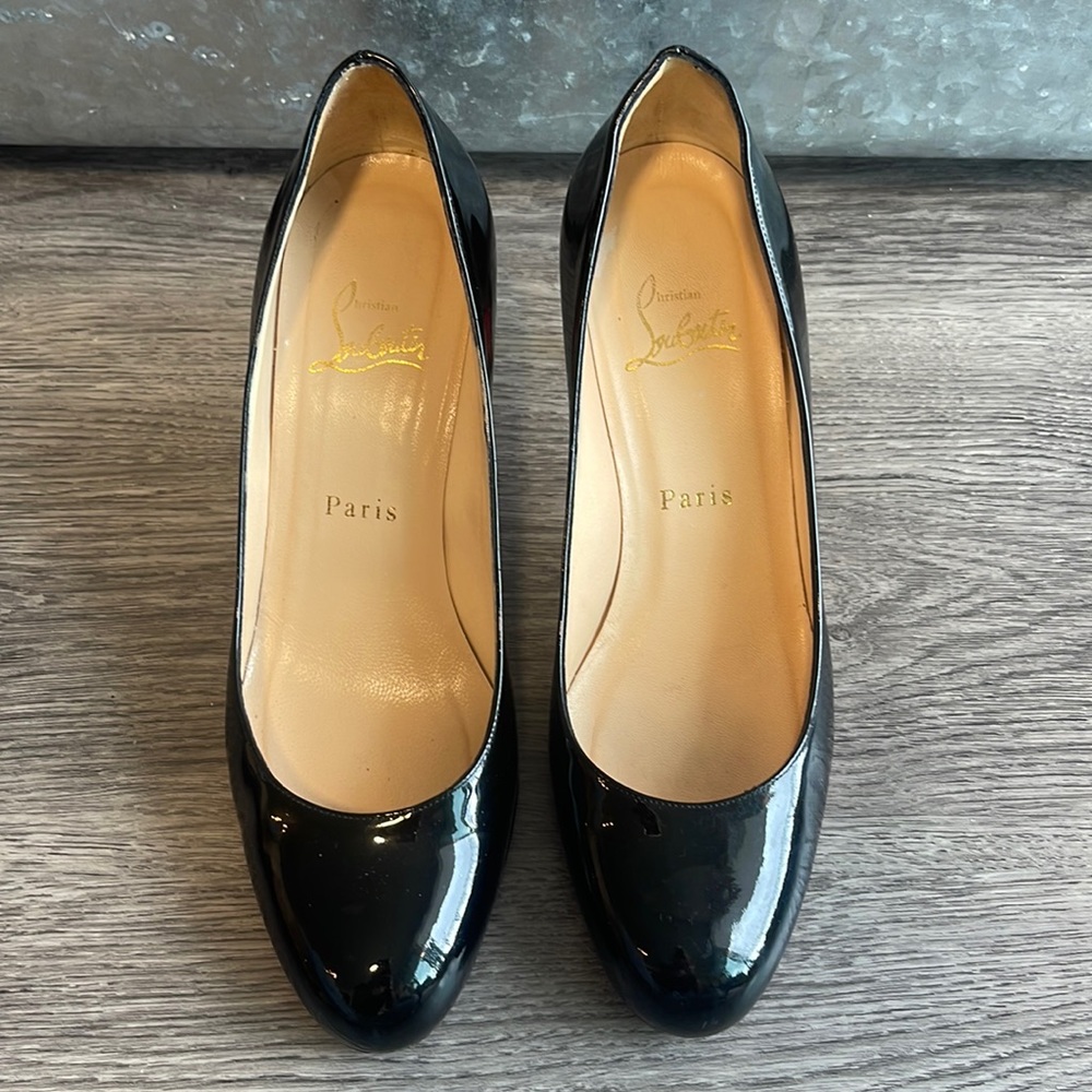 Christian Louboutin classic pumps